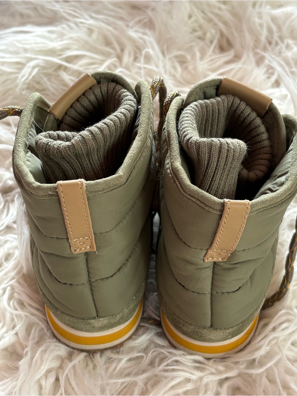 Teva Ember Lace Quilted Ankle Booties Burnt Olive Green Size 6 - Picture 3 of 6